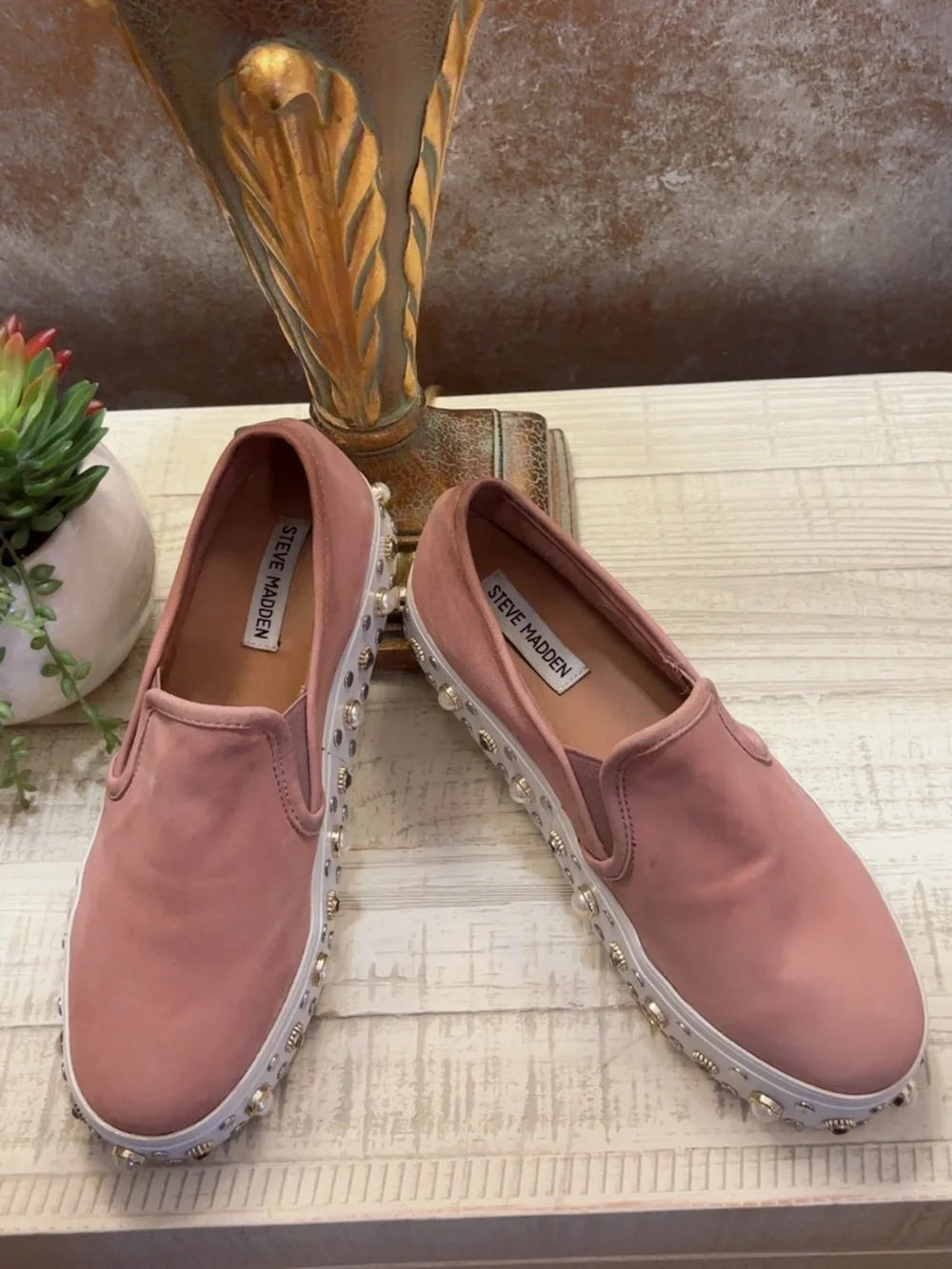 Like New ~ Steve Madden Women's Pink Pearl Platform Slip-On Sneakers ~ Size 7.5